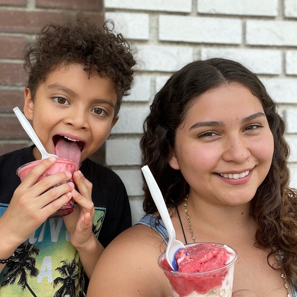 Meet your Posher, Mmichelle - Picture 2 of 5